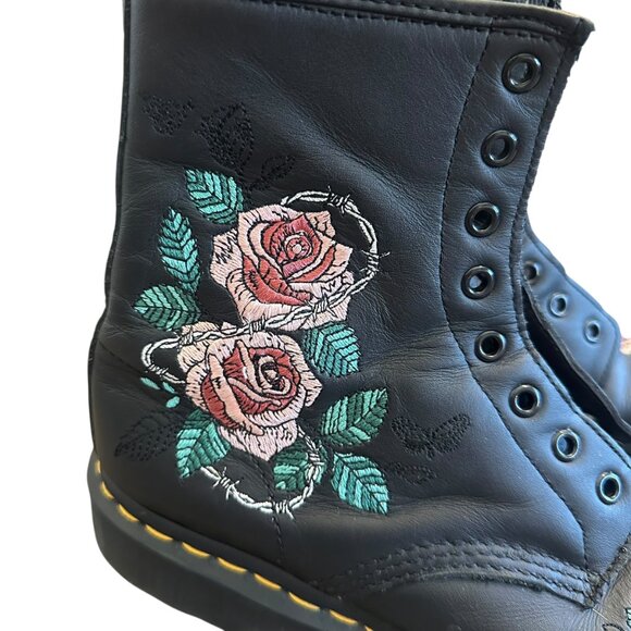 Dr. Martens 1460 Vonda Chain II Eight Eye Lace-Up Boots Rose Moto Size 9 Women's - Picture 2 of 15